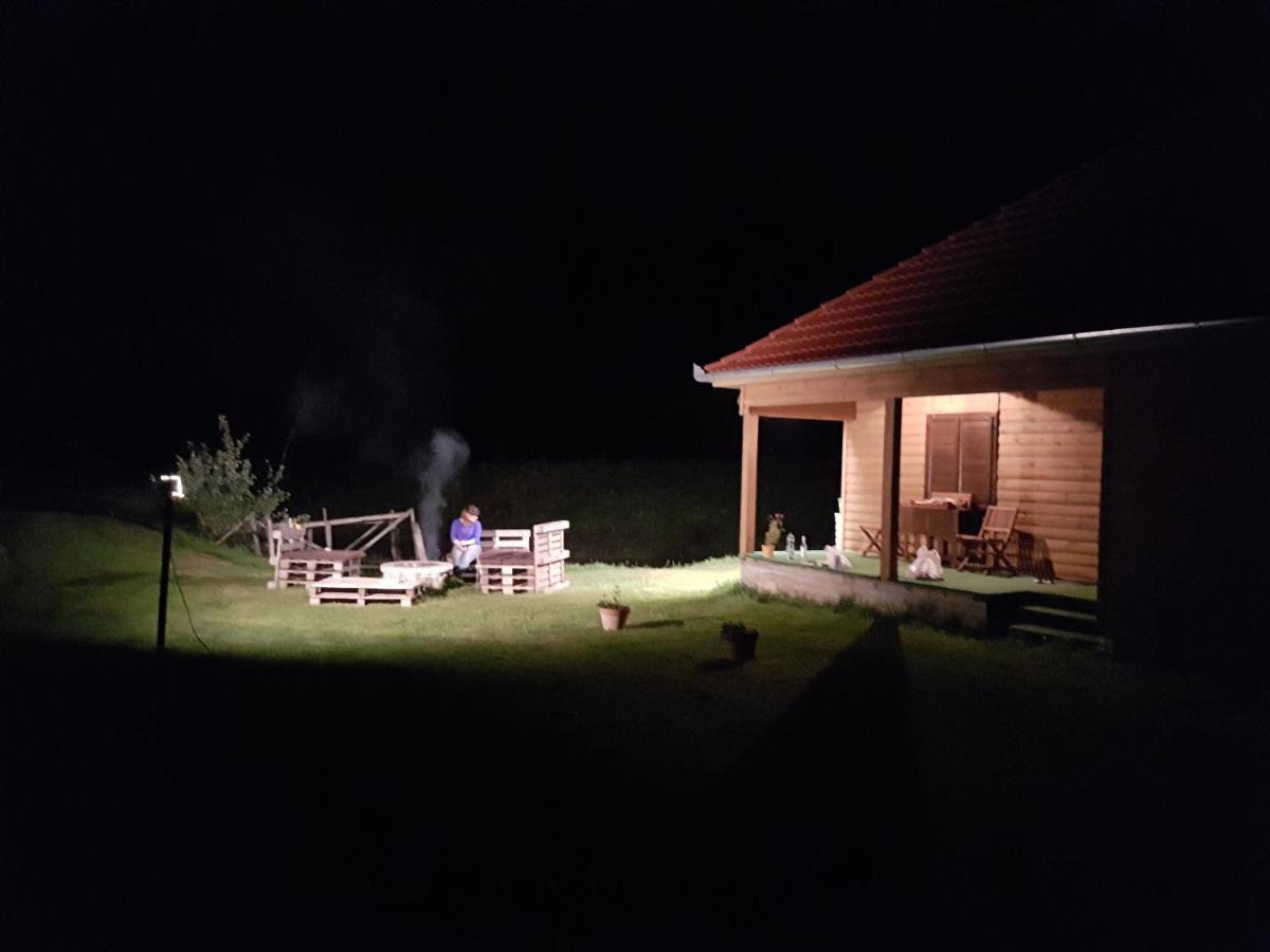 Nowhere Nyirmihalydi Экстерьер фото